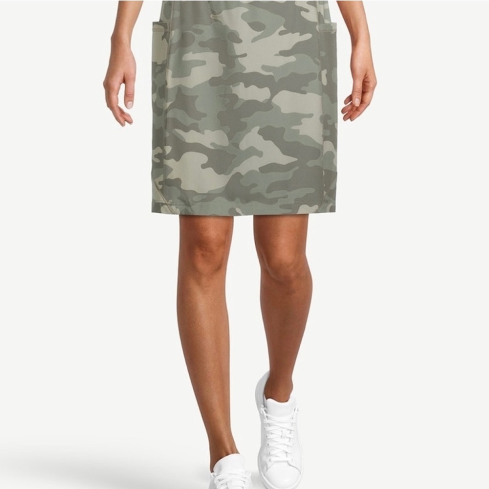COPY - Excellent condition Chicos camouflage skort size 2 equivalent to women’s…